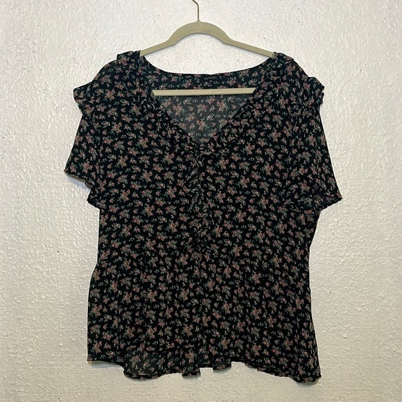 Zenobia black floral top with ruffles and V-neck size 2X - Picture 1 of 8